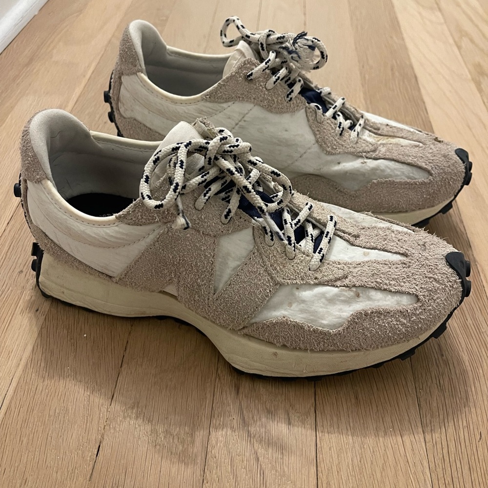 New Balance 327